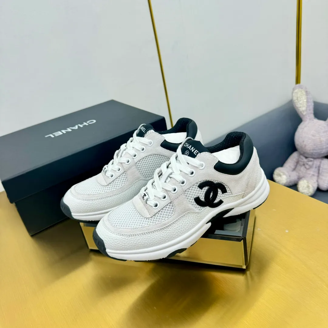 👟👟Ex-factory price 560👟👟～Original calfskin panda shoes Chanel 24C Latest hot style Panda Black and White Sports shoes Casual sneakers Xiaoxiang Hot item Classic black and white Panda color Coco girls must pay. Fabric: Original customized cowhide. Lining: Original imported breathable mesh lining. Outsole: Original molded rubber + TPU combination. Size: Women's 35-40